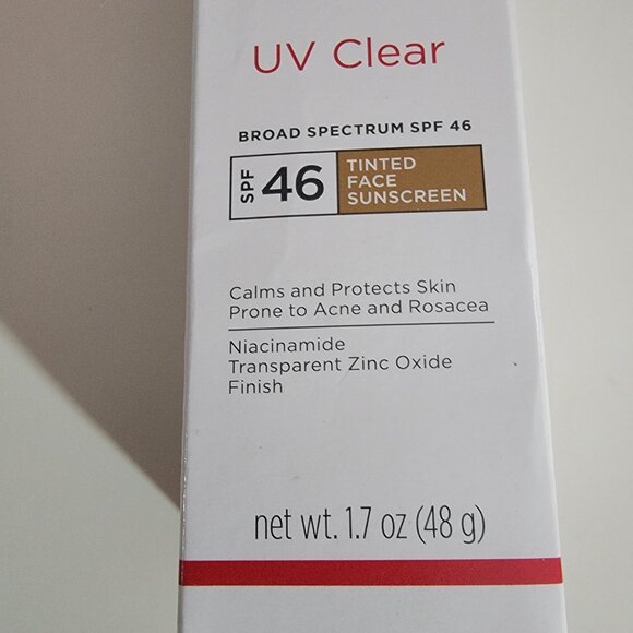 EltaMD UV Clear SPF46 Sunscreen For Acne and Rosacea Tinted, Untinted, Deep Tint - Picture 4 of 12